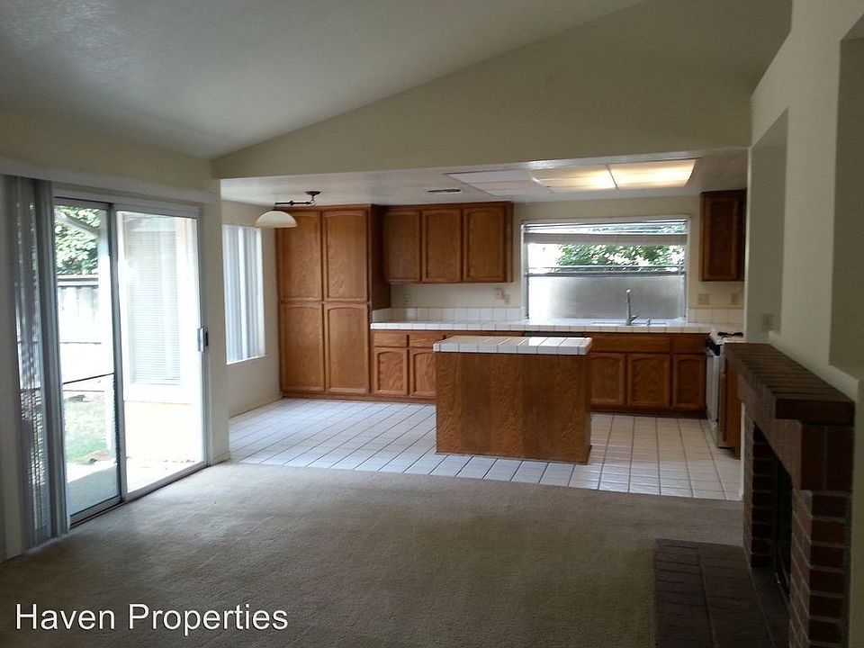 2nd image of 8000 Glen Ivy Ct