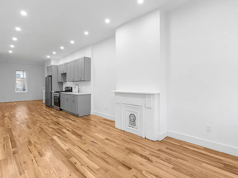 1208 Saint Marks Ave #2B — Photo 7