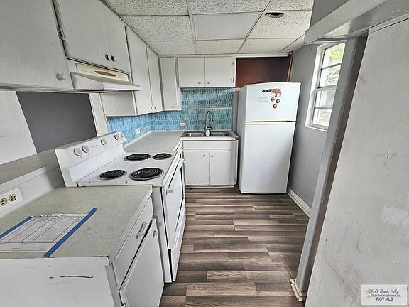 4th image of 925 W Wright St