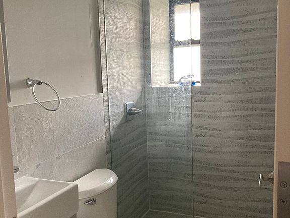 5th image of 648 W 158th St APT 1B