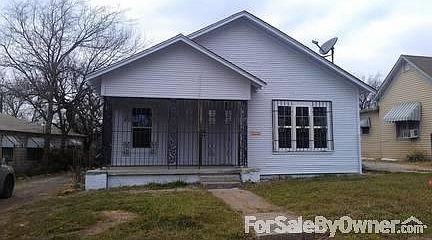2813 Ross Ave
						:
						Newly Renovated 3 bedroom / 2 bath home