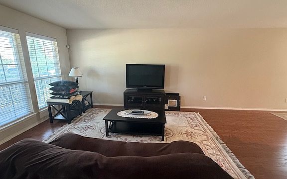 2nd image of 1825 Enchanted Rock Dr