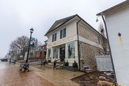 295 Dundas St E #LOWER Photo 1