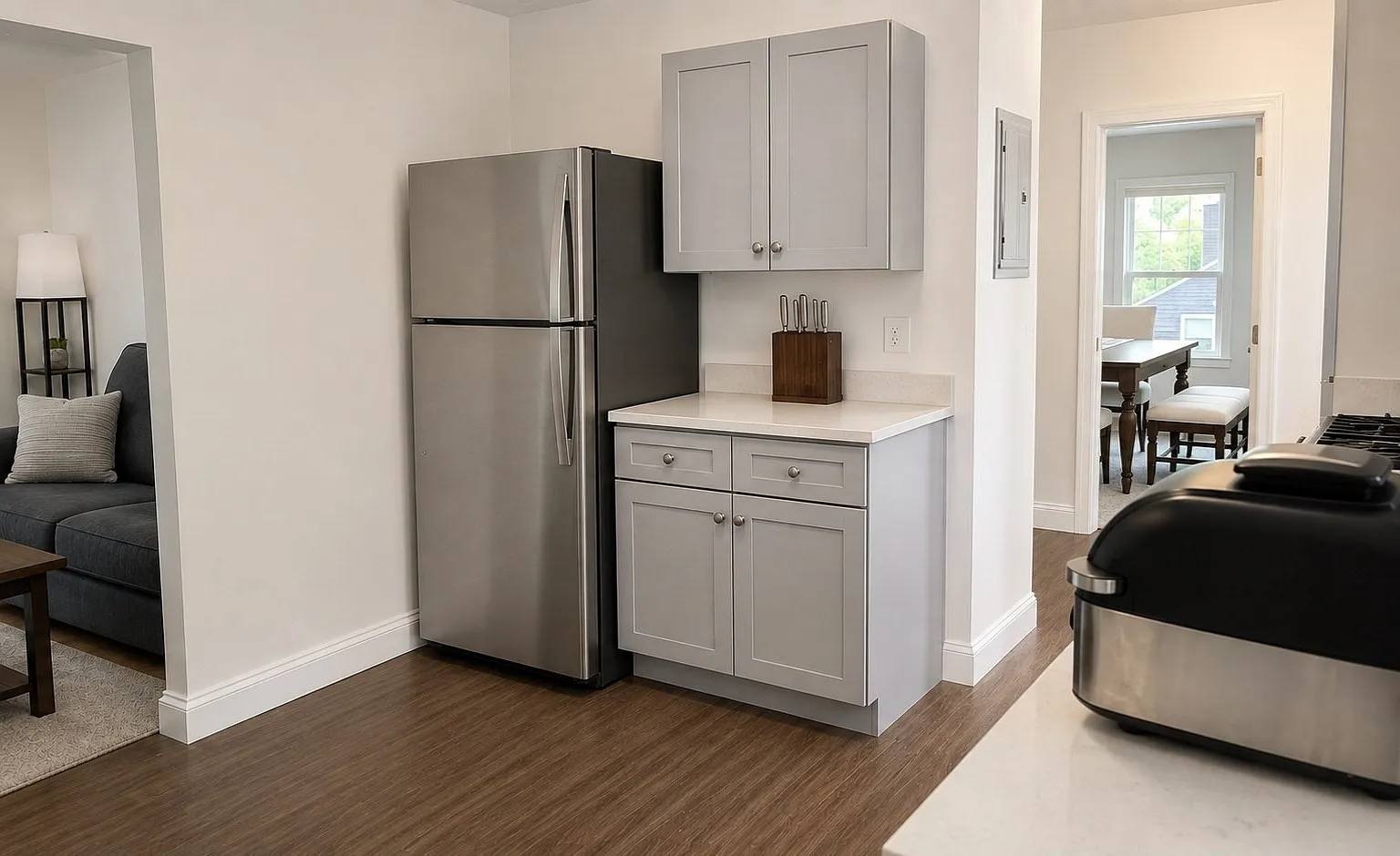 2 bed, 1.0 bath, 900 sqft, $2,850 — Photo 2