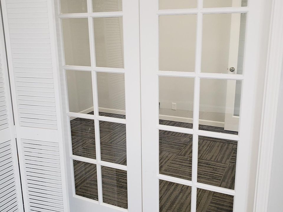 Conference/Office in Unit 136