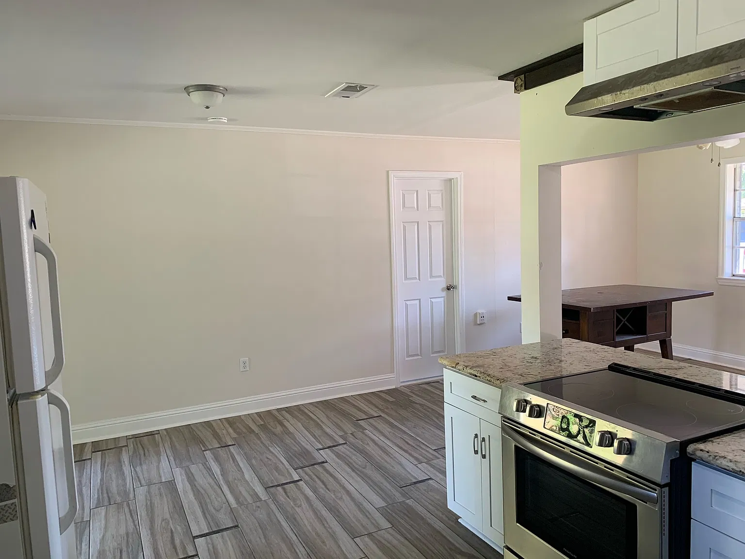4 bed, 1700 sqft, $1,800 — Photo 3