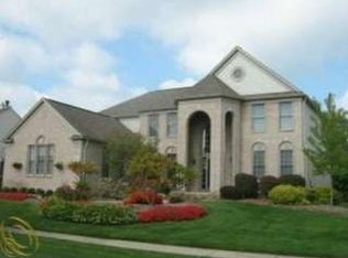 721 Loggers Cir, Rochester, MI 48307