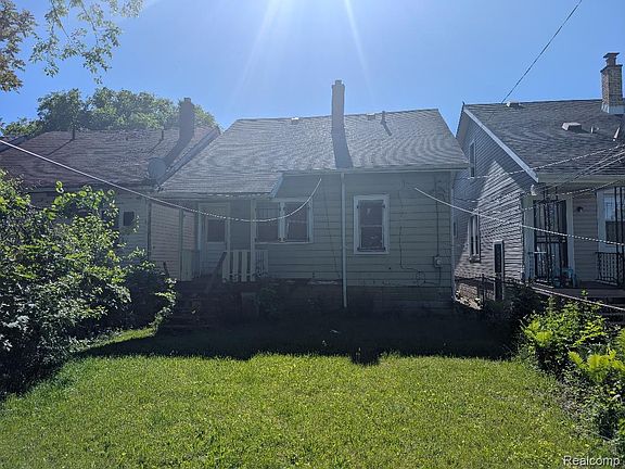 2nd image of 17918 Fleming St