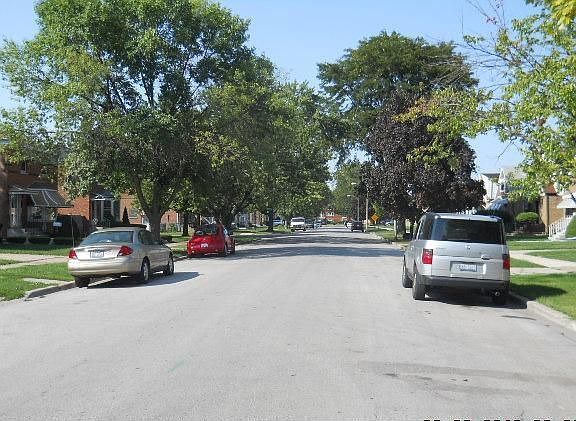 3rd image of 8819 S Mozart Ave