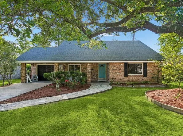 135 Shannon Dr, Mandeville, LA 70448