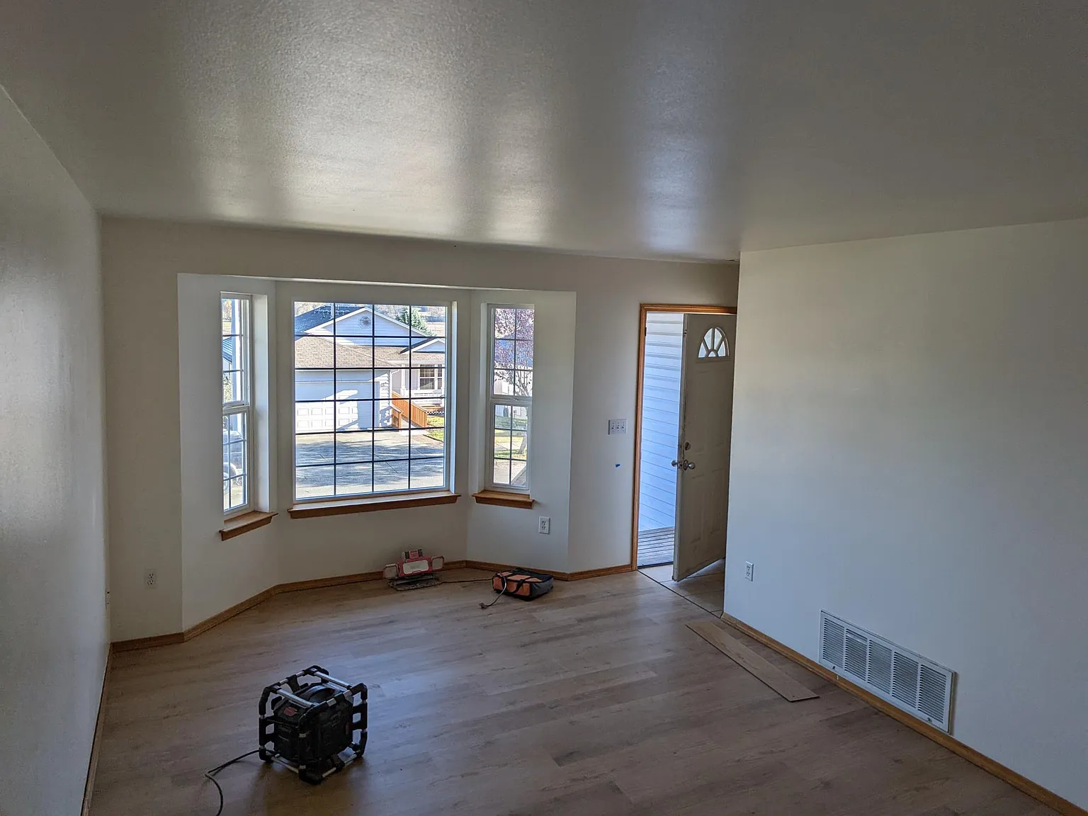 4 bed, 1819 sqft, $2,850 — Photo 2