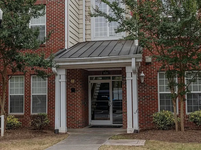 2 bed, 2.0 bath, $1,650 — Photo 2