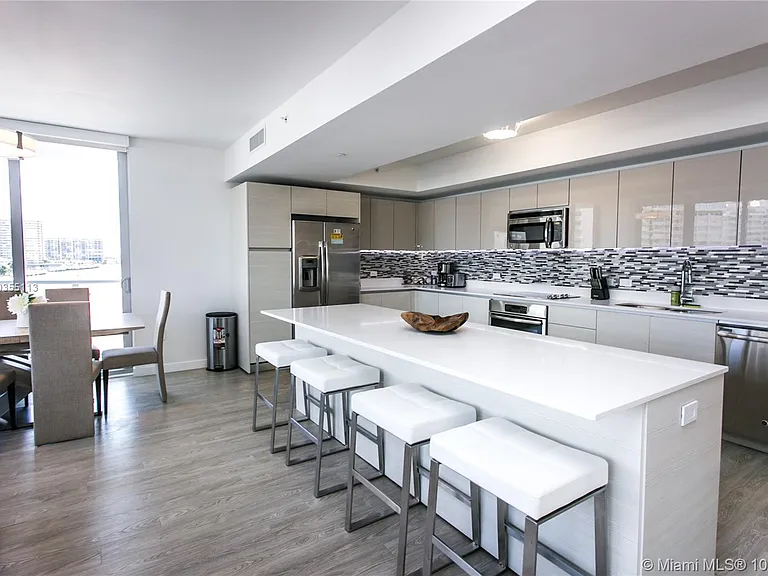 2600 E Hallandale Beach Blvd #T501 — Photo 7