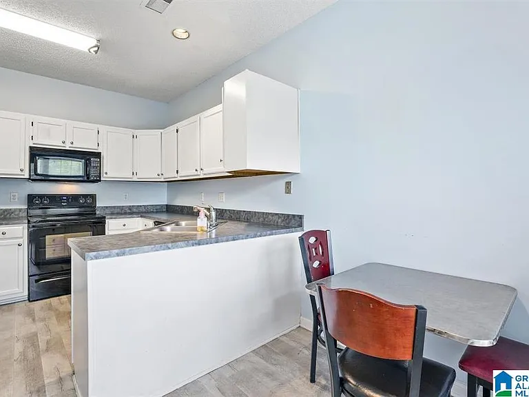 1947 Waterford Pl #1947 — Photo 5