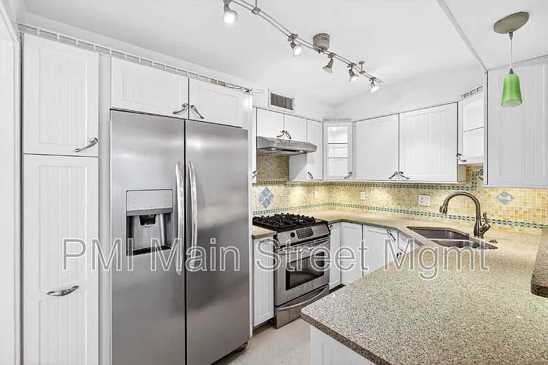 3 bed, 2.0 bath, 1603 sqft, $2,900 — Photo 3