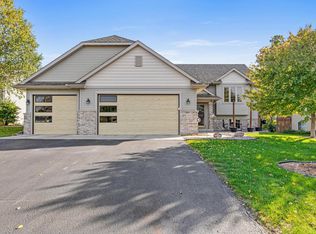 940 Firethorne Trl, Jordan, MN 55352
