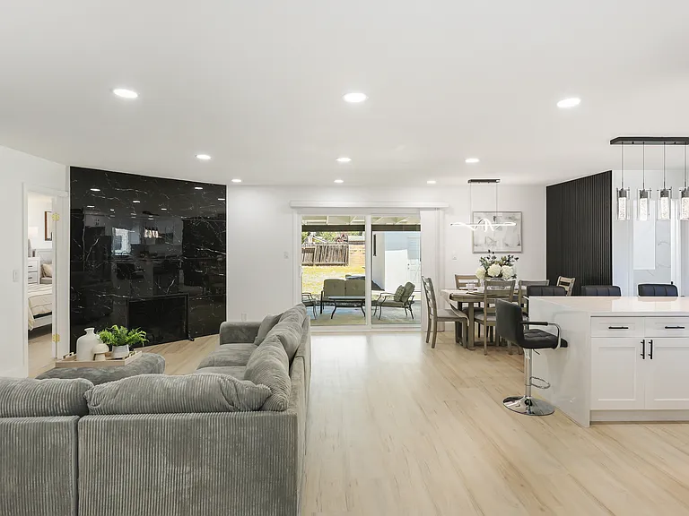 12662 Woodland Ln — Photo 35