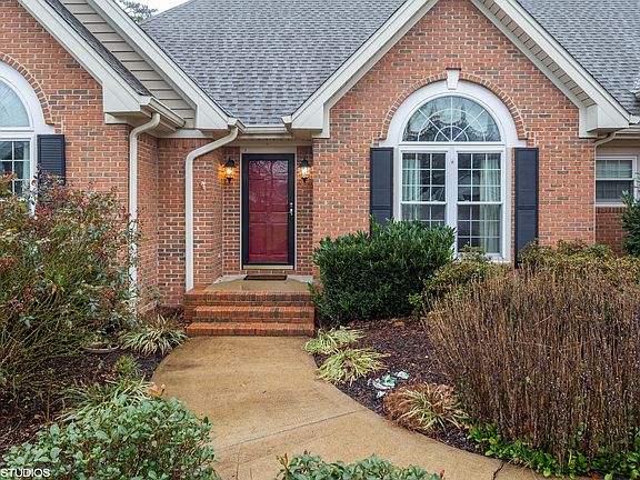 2nd image of 2411 Lennox Ct