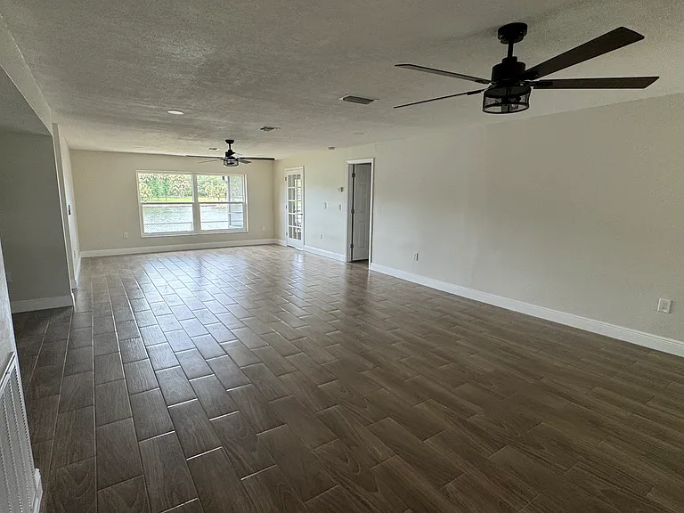 7409 Lake Forest Cir — Photo 48