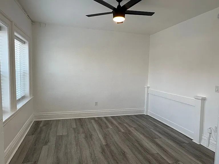 Catalina Court — Photo 9