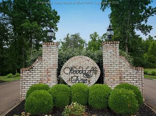 539 Edgewood Rd, Hurricane, WV 25526