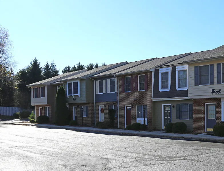 Colony Wood Rentals - 919 - 919B — Photo 3