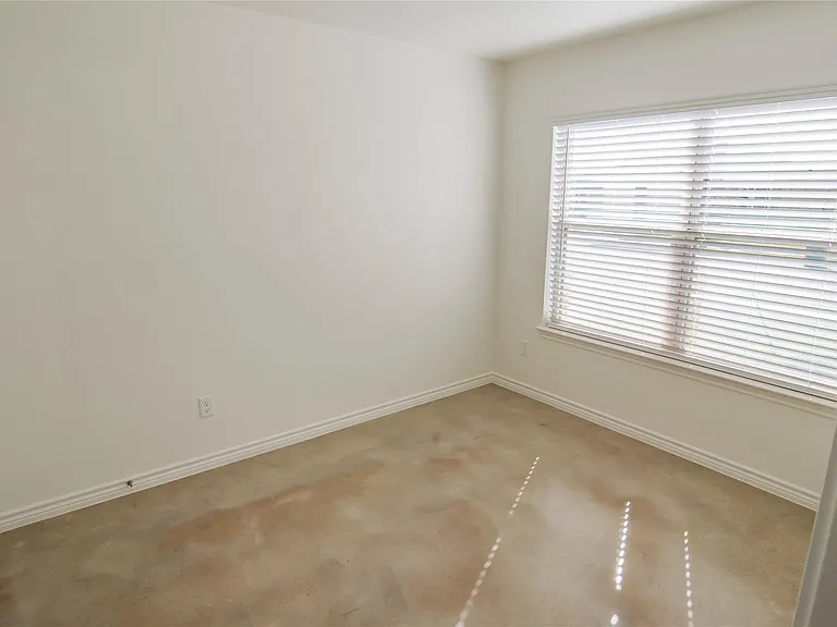 1261 Lehmann Dr #B — Photo 5