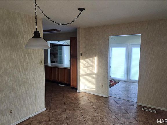3rd image of 1238 Beaver Trail Dr