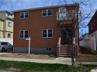 4327 Smart St, Flushing, NY 11355