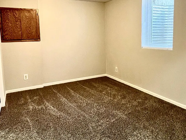 6313 Hamilton St — Photo 32