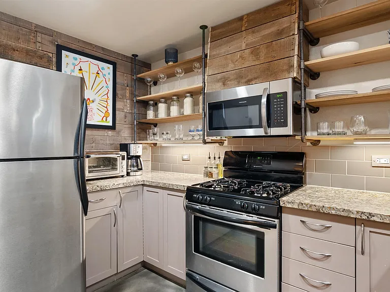 530 K St #409 — Photo 1
