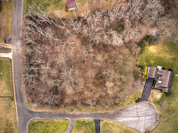 2nd image of Wildwood Ln