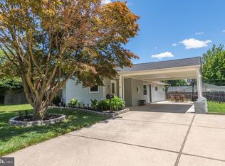 12 Goodturn Rd, Levittown, PA 19057