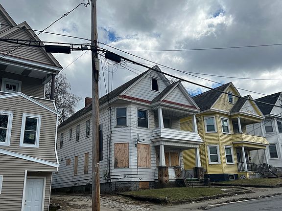 3rd image of 641 Crane St