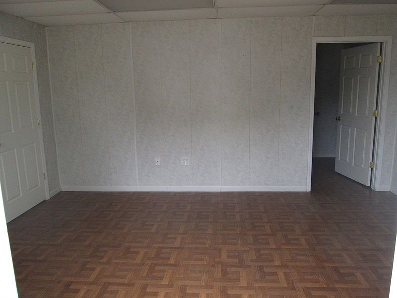 2nd image of 9 Base St