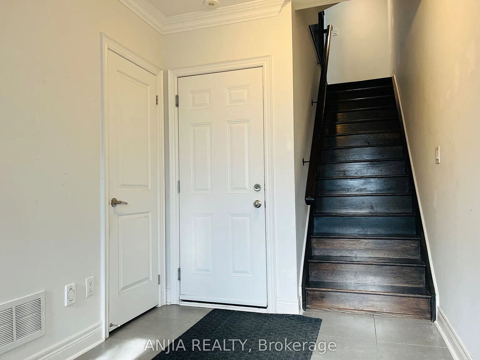 3 bed, $3,800 — Photo 2