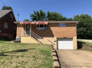 4028 Rossmoor Dr, West Mifflin, PA 15122