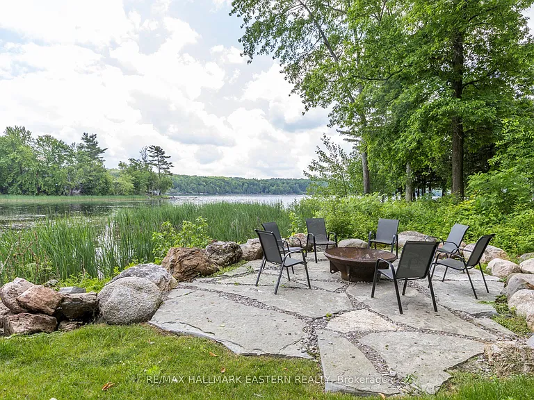 504 Pine Point Ln — Photo 6