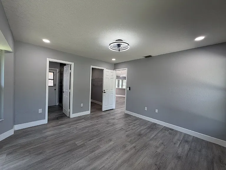 323 Aurora St NW — Photo 27