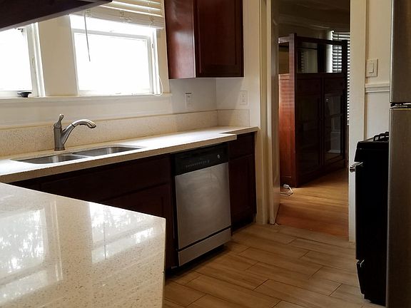 3rd image of 2019 18th St APT 1
