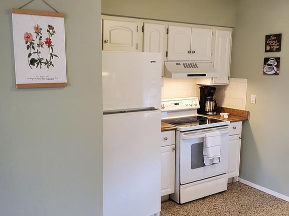 2nd image of 115 Virginia Ct