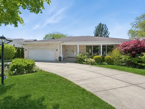 6734 N Navajo Ave, Lincolnwood, IL 60712