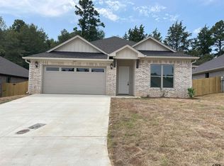 247 Oak Valley Dr, Gilmer, TX 75645
