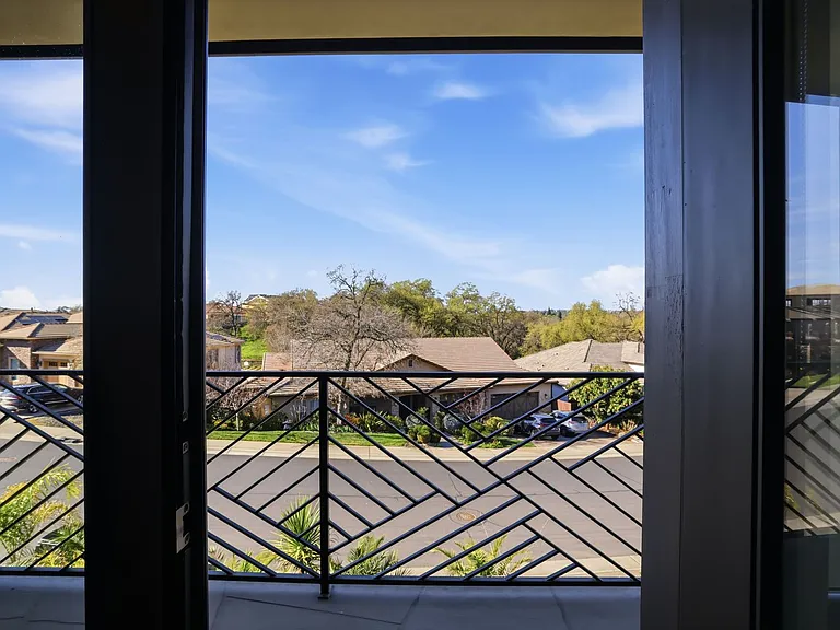 3813 Calverhall Way — Photo 47