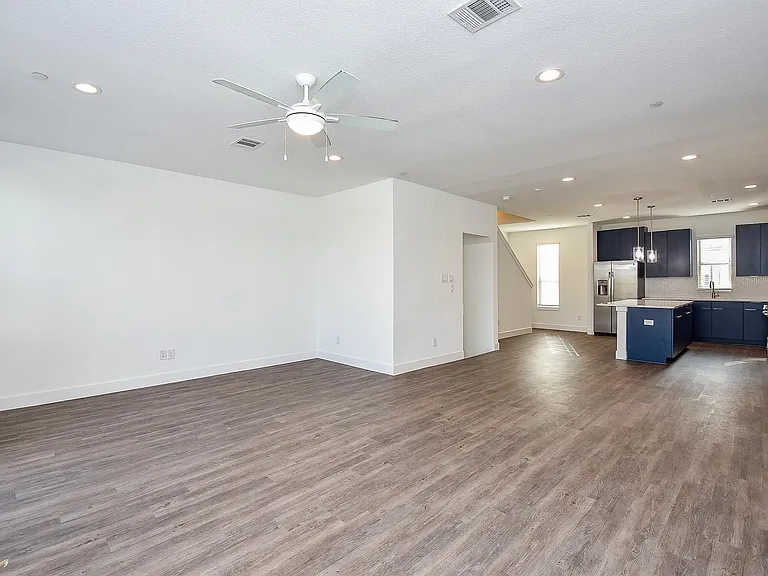 18708 Centro Main St — Photo 11