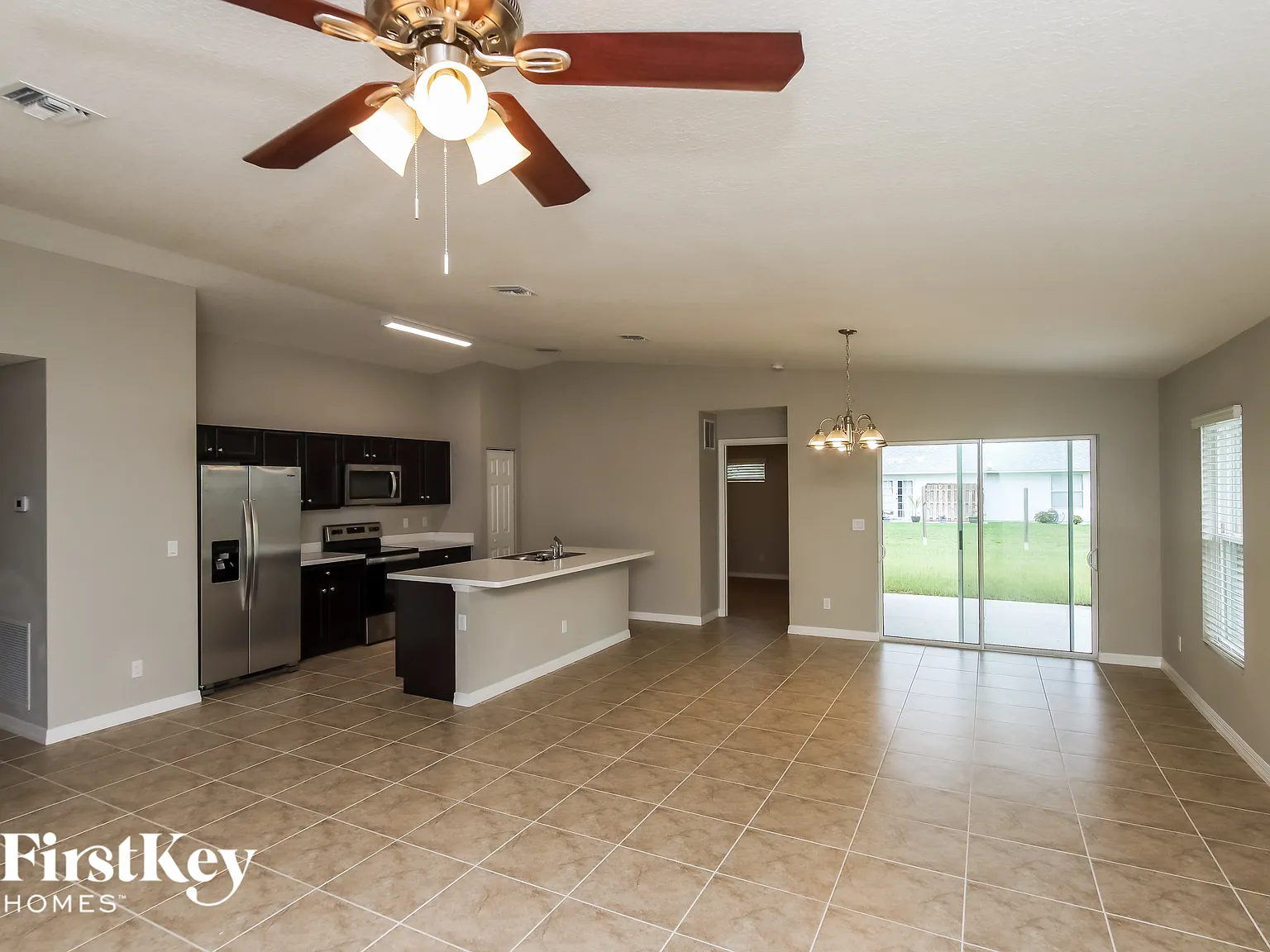 4 bed, 2.0 bath, 1833 sqft, $2,345 — Photo 3