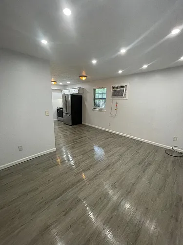 115 Myatt Dr Photo 1
