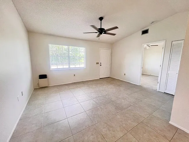 6269 Grayson St — Photo 2
