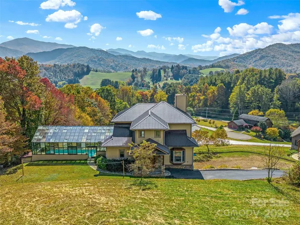 67 Highland Hills Dr, Burnsville, NC 28714