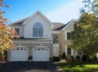 8 Raritan Pl, Basking Ridge, NJ 07920